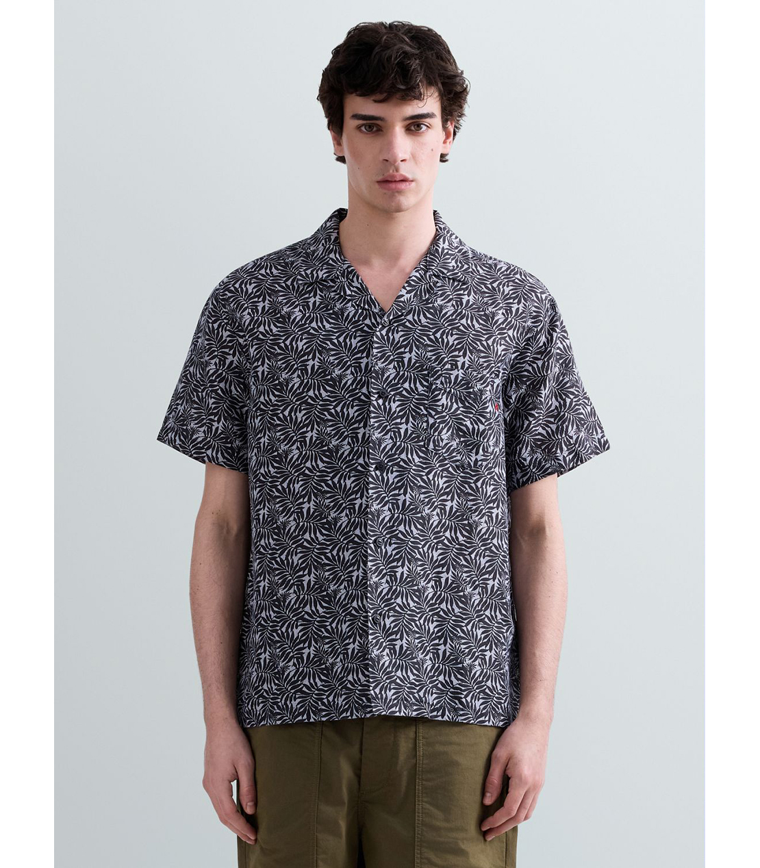 リーフプリントリラックスフィットシャツ